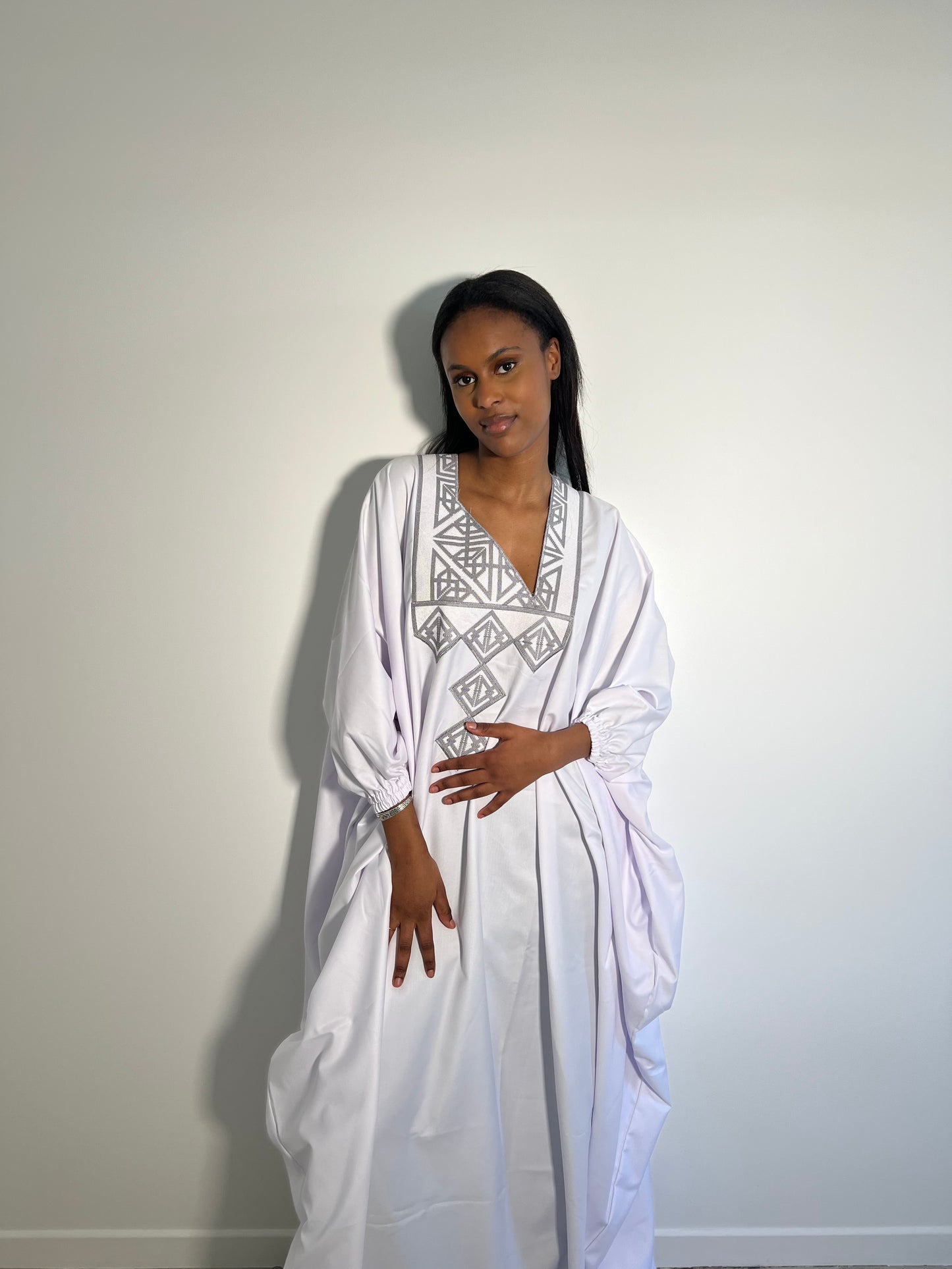 Tenue blanche/grise FEMME