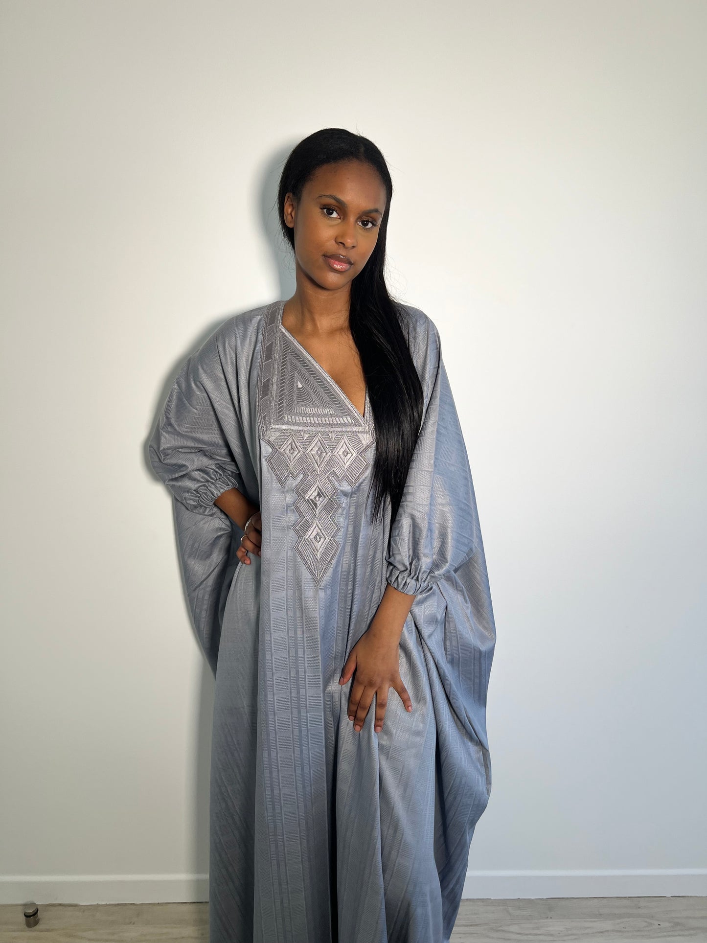 Tenue grise FEMME