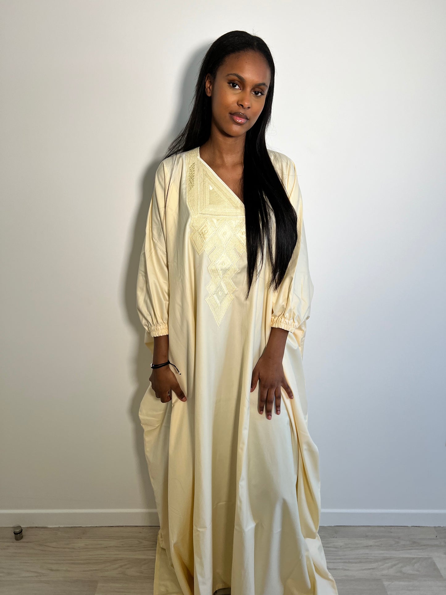 Tenue beige FEMME
