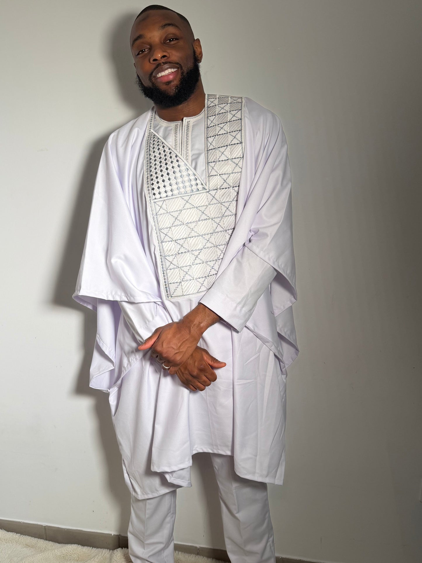 Tenue blanche et grise HOMME